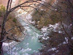 尾添川